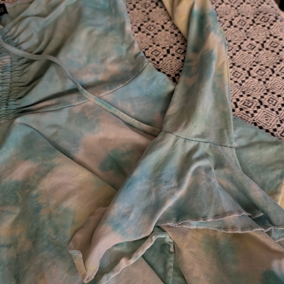 Current Mood Asymmetrical Dress in Green and Yellow - Picture 10 of 12